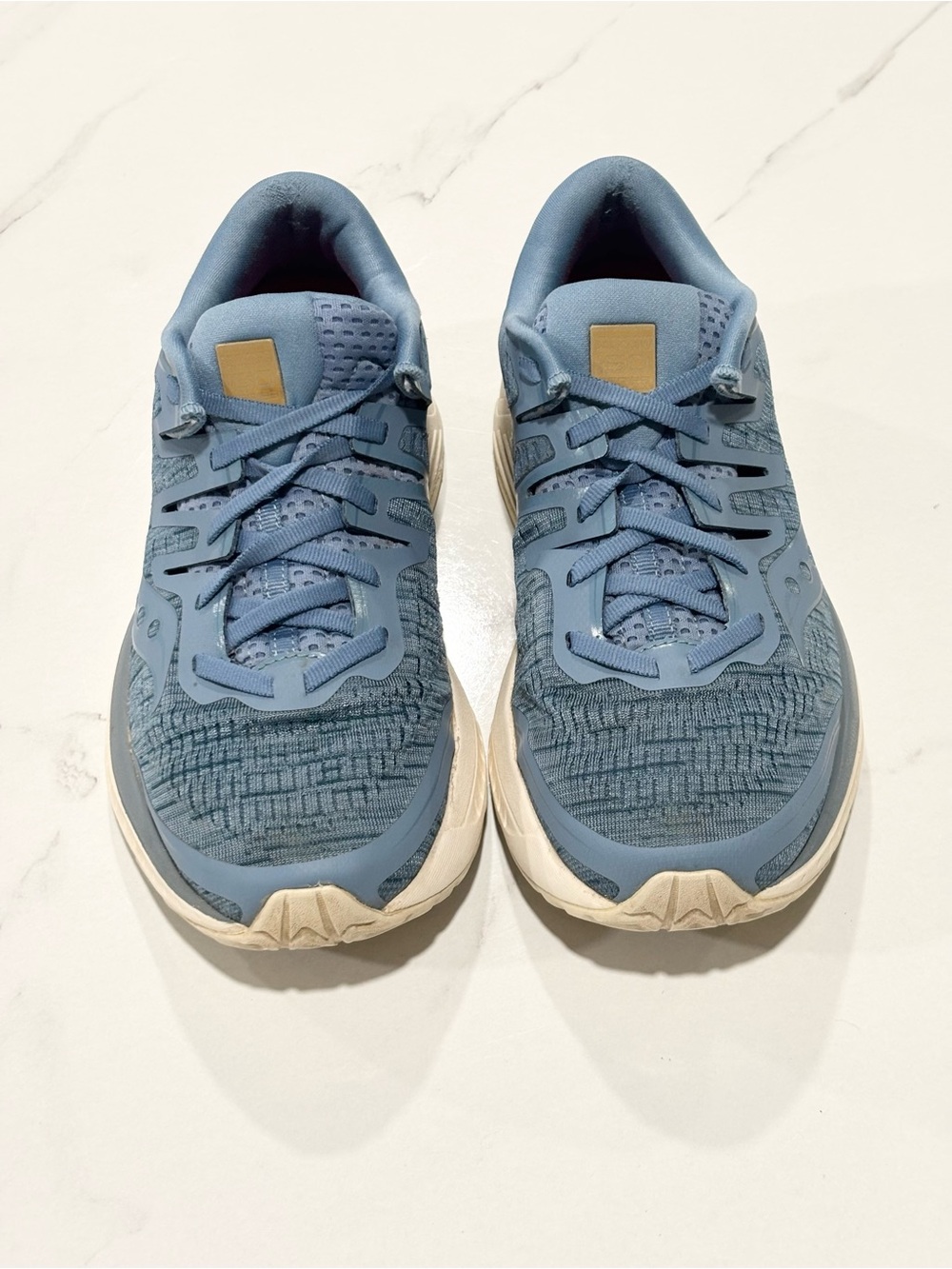 Saucony Women's Light Blue Everun Running Sneakers